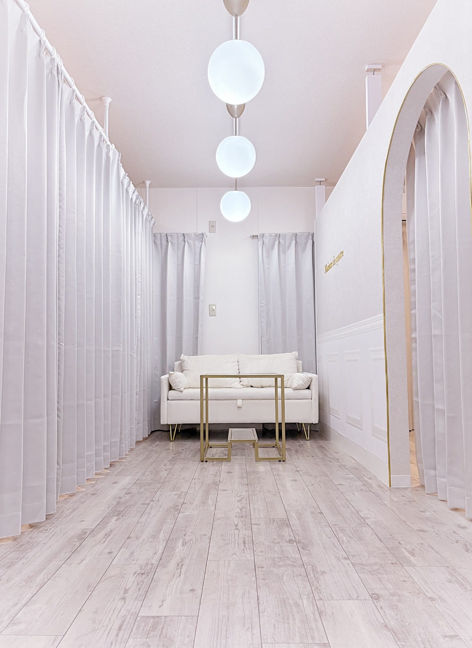 Maison de quatre上尾店(上尾)のメンズ眉毛サロン店内写真 1枚目