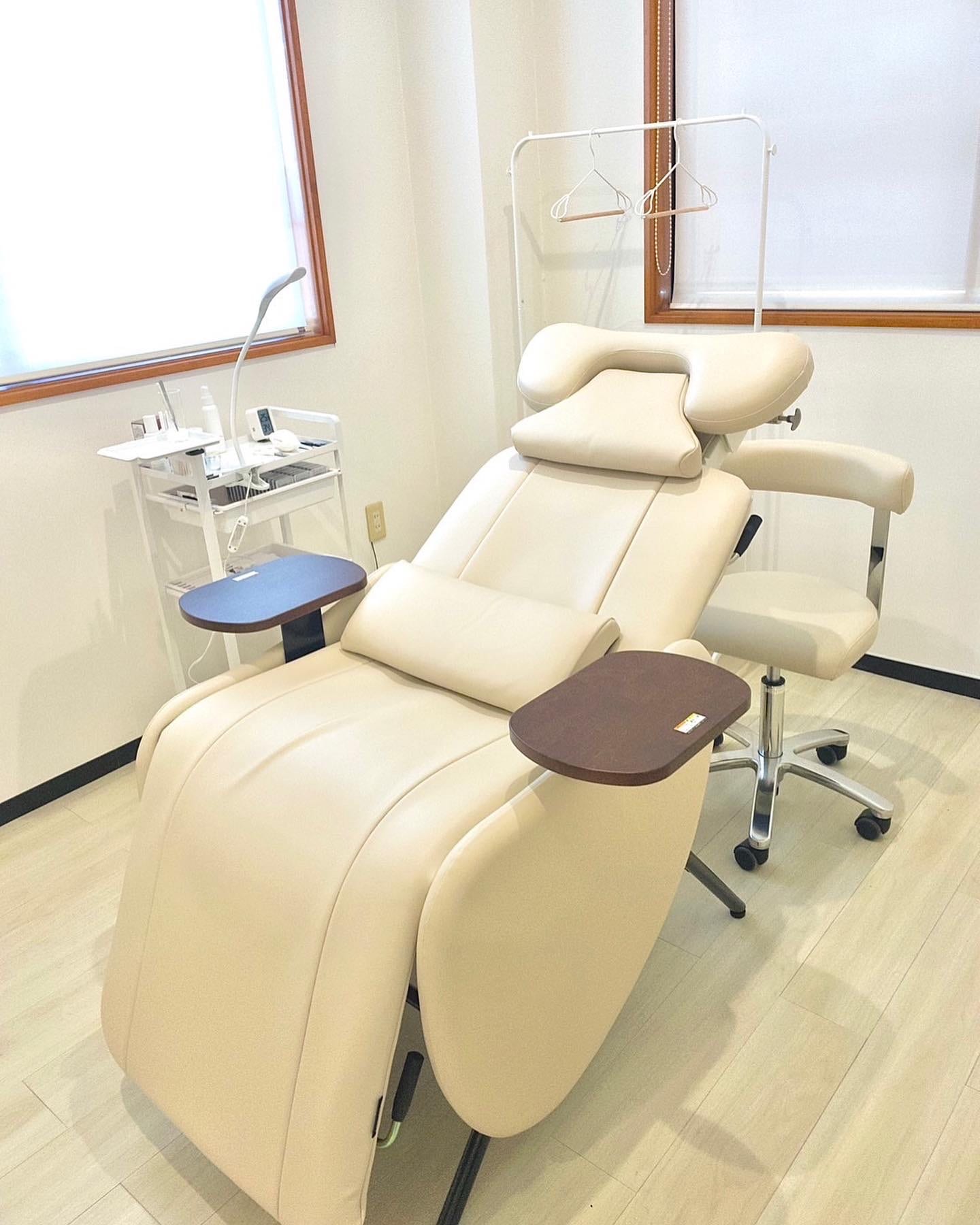 Eyelash Salon GLANZ(会津若松)のメンズ眉毛サロン店内写真 1枚目
