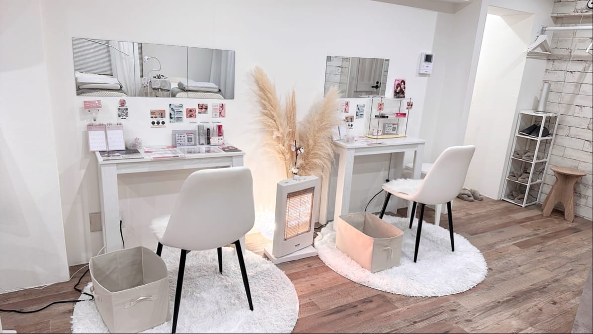 eyelash salon 75.(青山)のメンズ眉毛サロン店内写真 1枚目