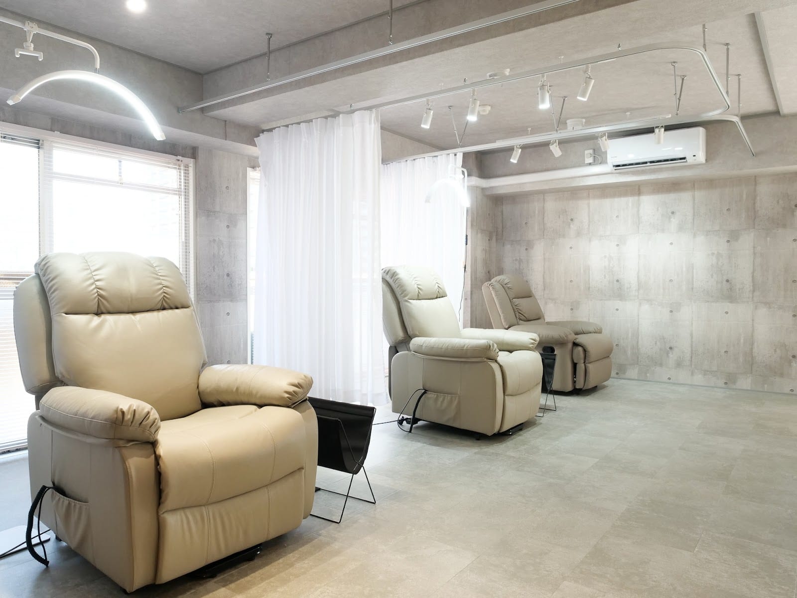 studio RIT 梅田茶屋町(茶屋町)のメンズ眉毛サロン店内写真 1枚目