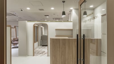eye 梅田 店内写真 1枚目