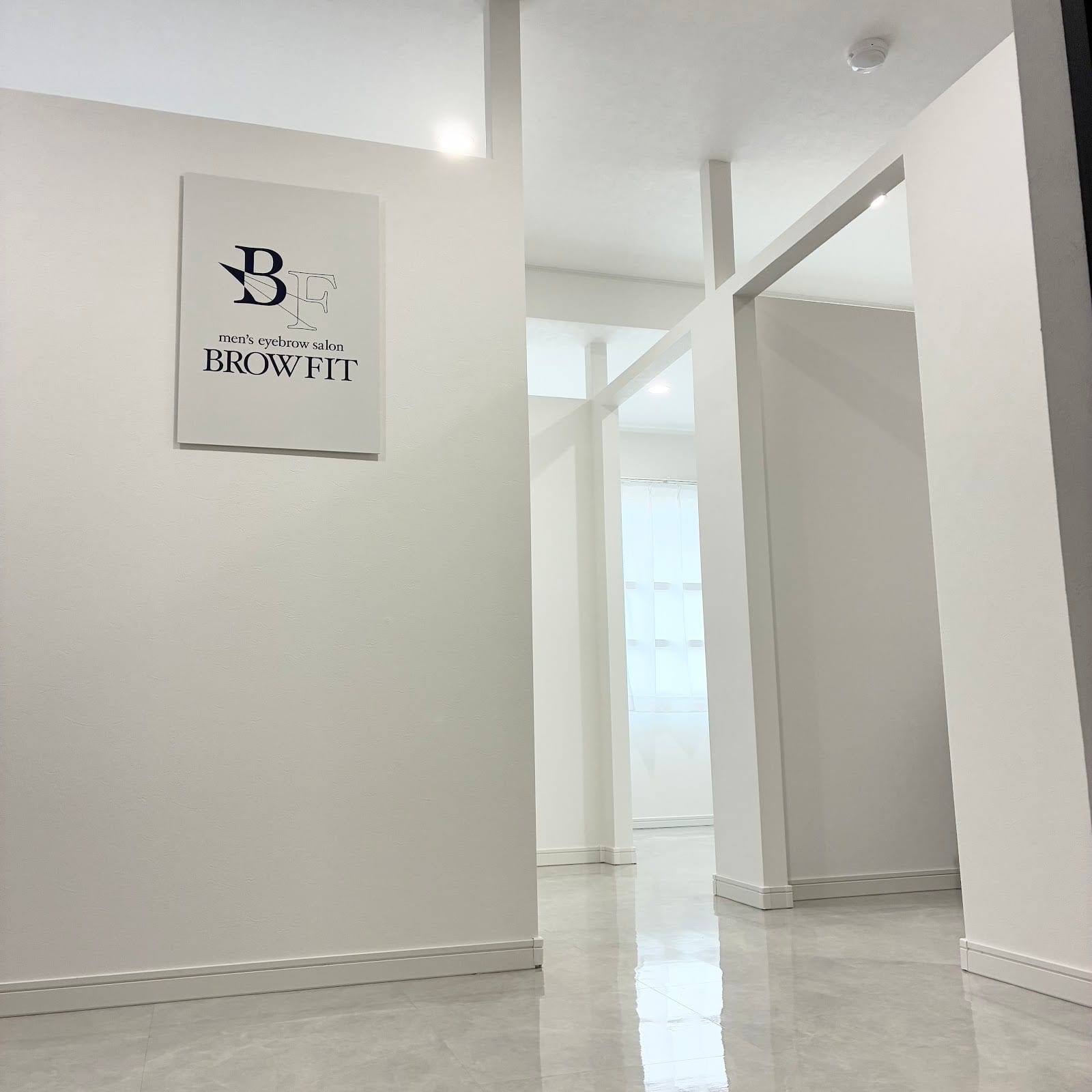 BROWFIT 千葉店(千葉)のメンズ眉毛サロン店内写真 1枚目