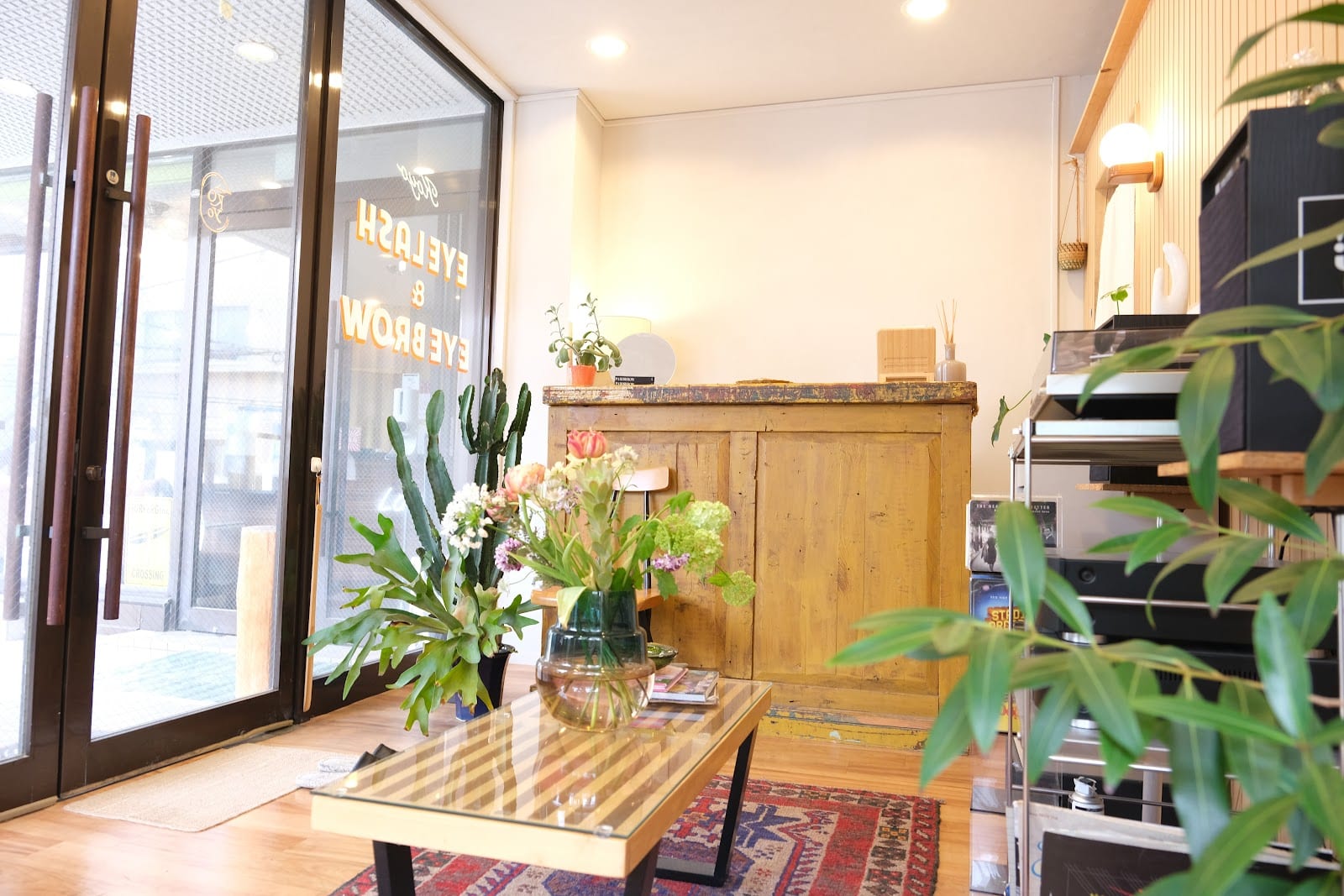 KOYO Lash&Brow Studio(藤沢)のメンズ眉毛サロン店内写真 1枚目