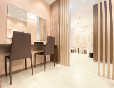 完全個室eyelash salon Rey福岡博多店 まつげパーマパリジェンヌ 店内写真 1枚目