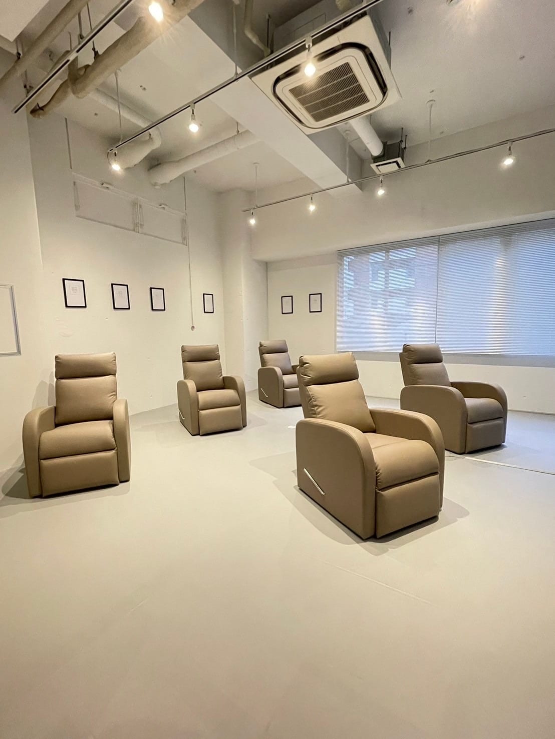 Bianca TOKYO 天神大名店(福岡)のメンズ眉毛サロン店内写真 1枚目