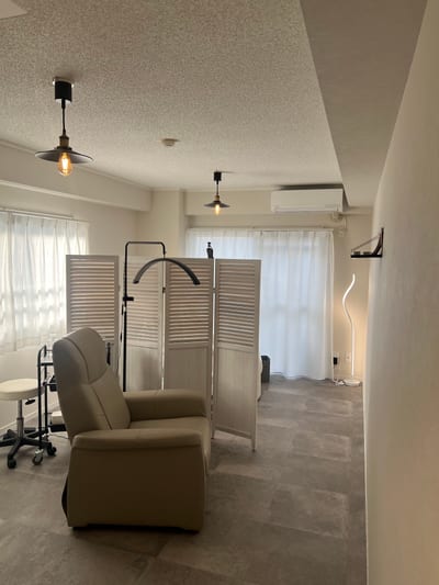 Luxe Brow 天神大名店 店内写真 1枚目