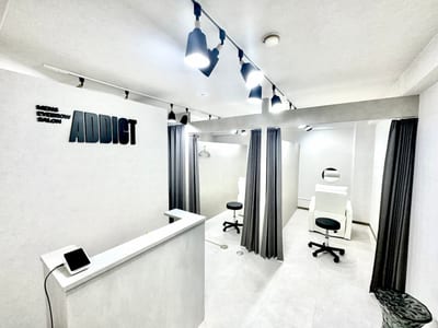 ADDICT 博多駅前店 店内写真 1枚目