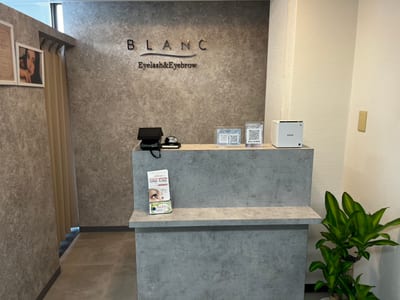 Eyelash Salon Blanc～まつげエクステと眉の専門美容室～天神南店 店内写真 1枚目