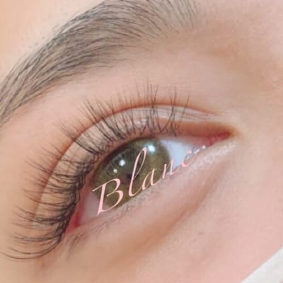 Eyelash Salon Blanc～まつげエクステと眉の専門美容室～ イオンモール福津店 店内写真 3枚目