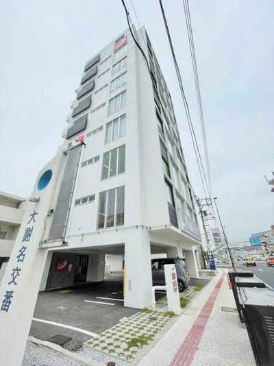 i. 宜野湾店 店内写真 3枚目