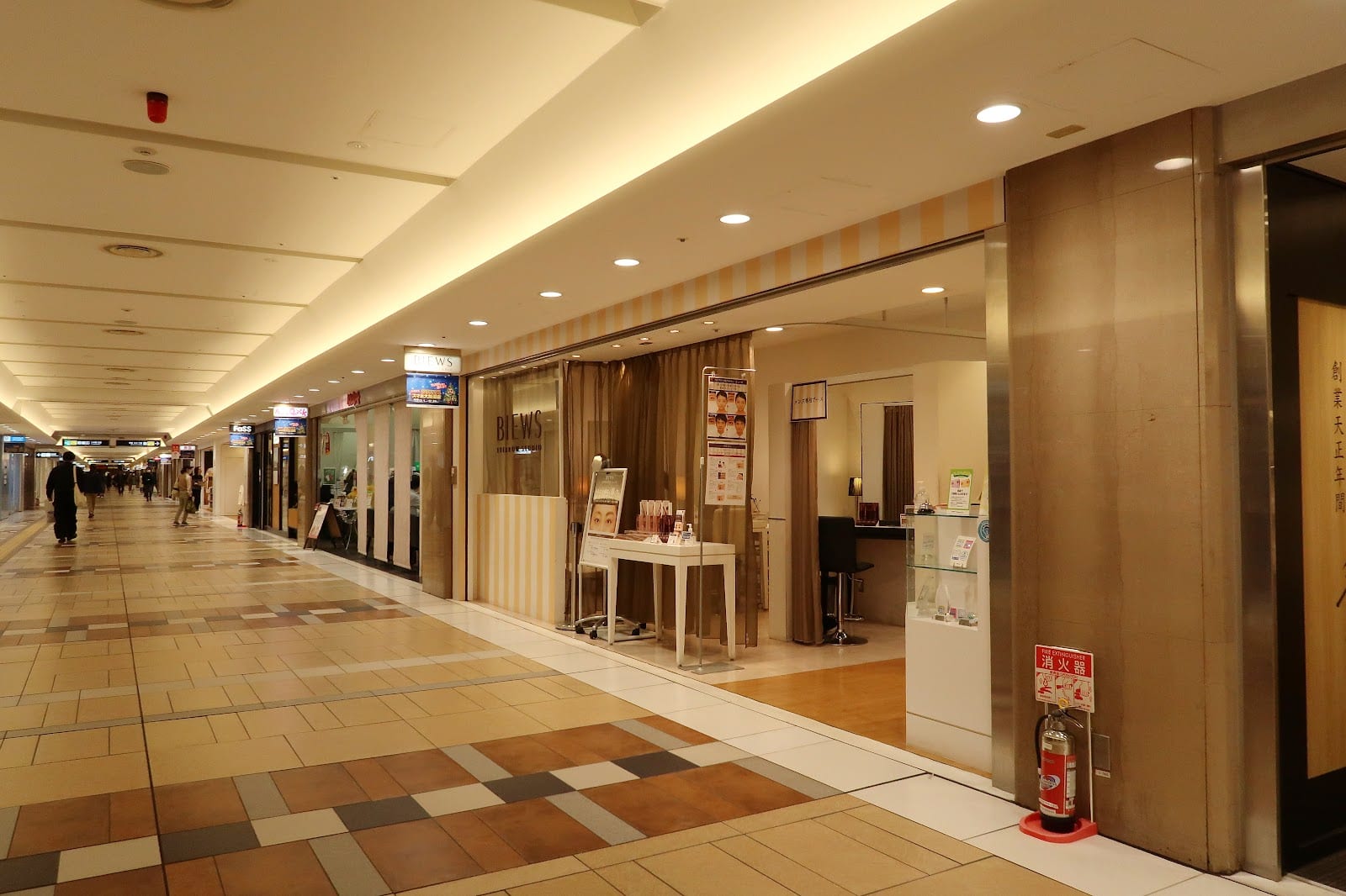 BIEWS EYEBROW STUDIO ヤエチカ店(銀座)のメンズ眉毛サロン店内写真 1枚目