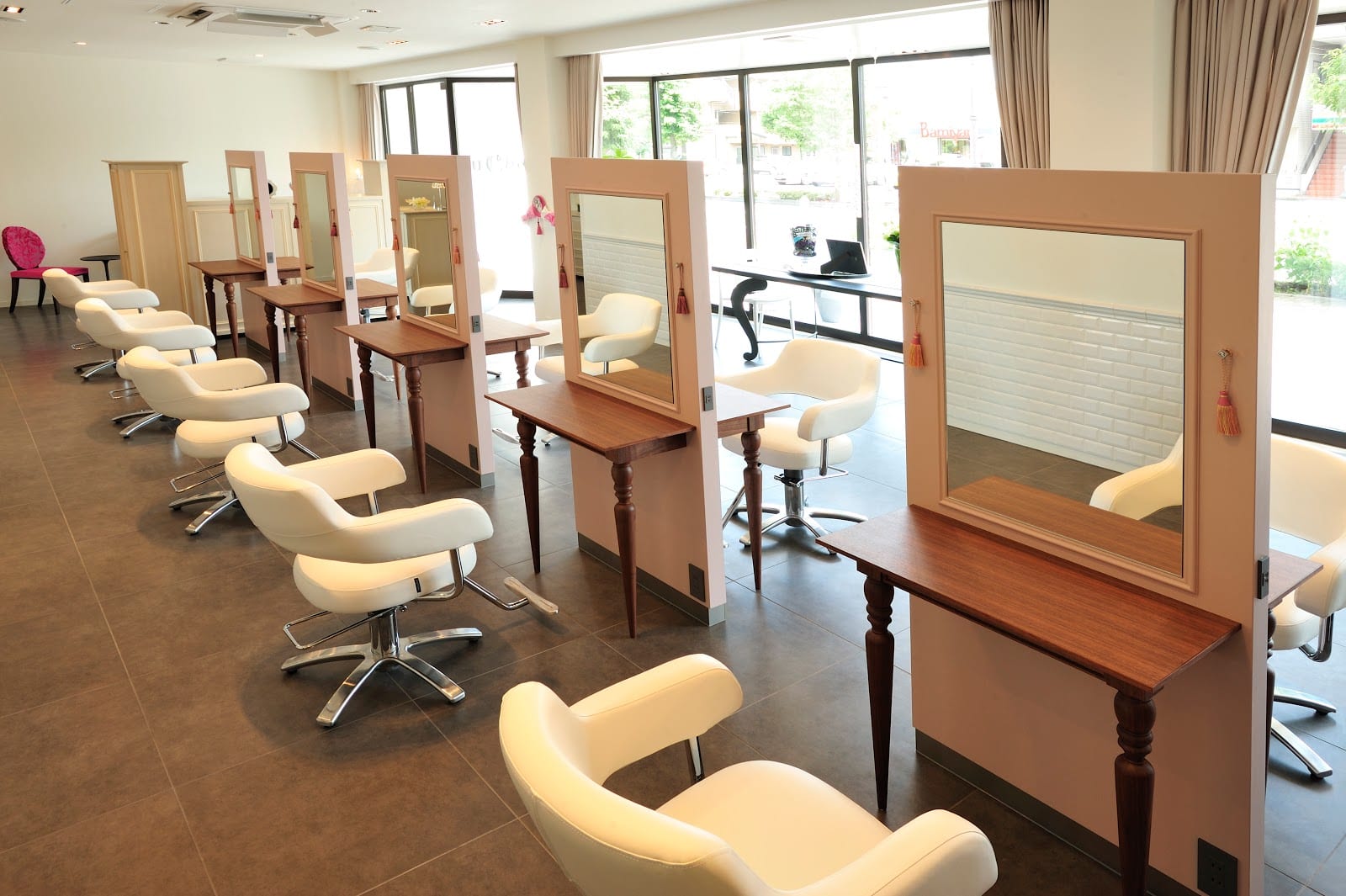 ChouChou's salon高坂店 美まつげパーマ/美眉毛デザイン(東松山)のメンズ眉毛サロン店内写真 1枚目