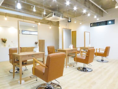 mado eyelash&hari 店内写真 1枚目