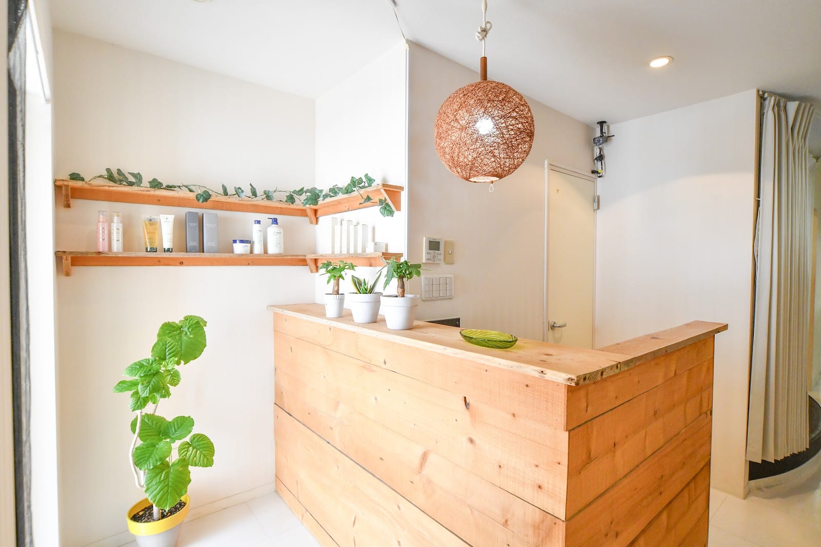 眉毛アイブロウ まつげパーマ Marley's Aesthetic 伊勢原駅前店(本厚木)のメンズ眉毛サロン店内写真 1枚目