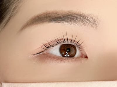 Plaisir eyelash&brow&nail 店内写真 1枚目