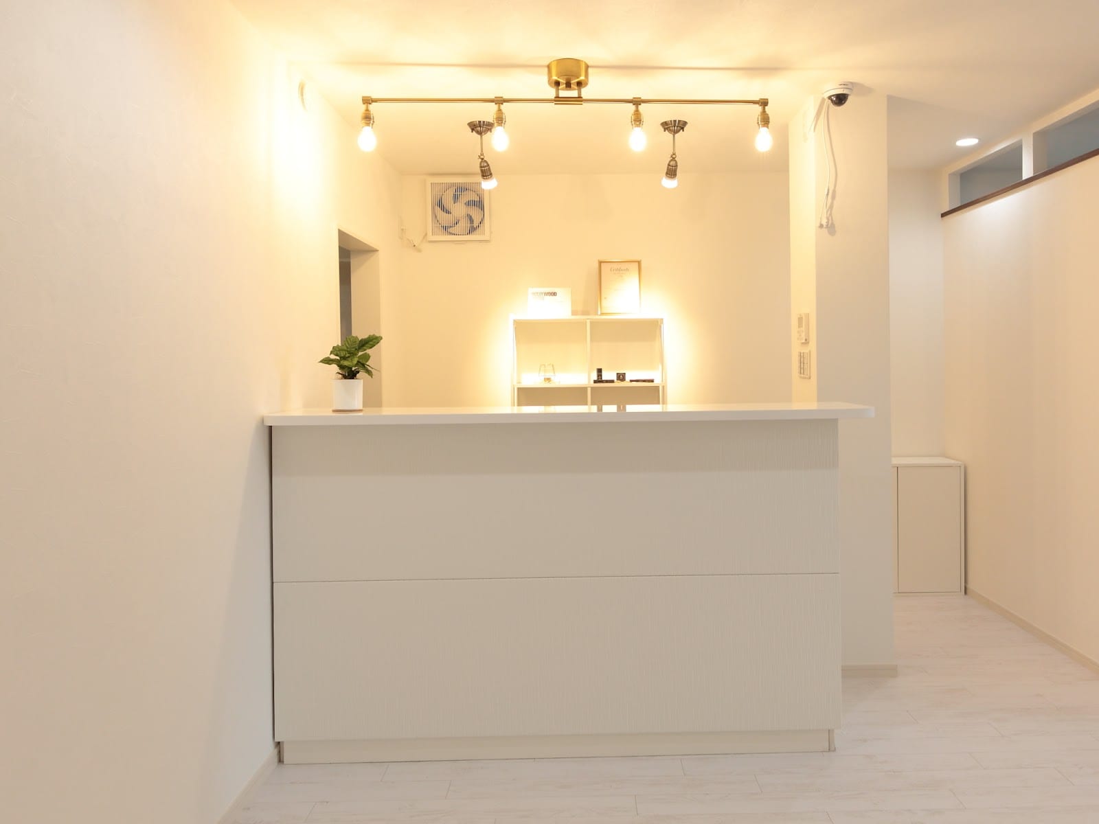 Eye beautysalon E.茨木市店(茨木)のメンズ眉毛サロン店内写真 1枚目