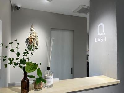 まつげパーマ＆マツエク＆眉毛専門 キューラッシュ池袋店 店内写真 2枚目