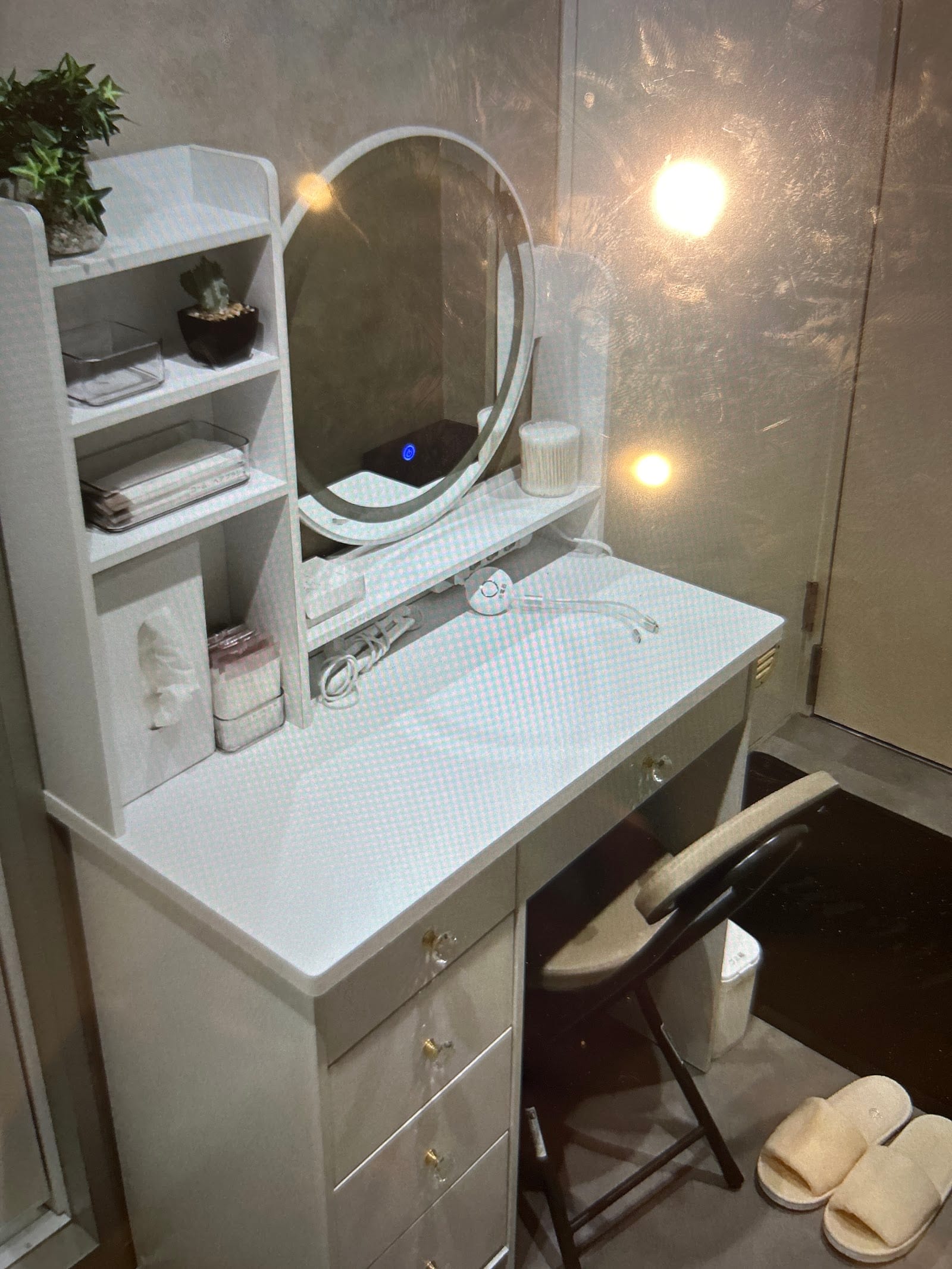 KATE stage LASH 池袋店(池袋)のメンズ眉毛サロン店内写真 1枚目