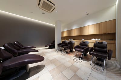 パラジェル登録店 美爪シェラック M.SLASH AVEDA 自由が丘 店内写真 1枚目