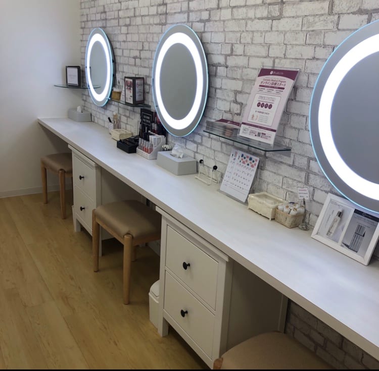 Eyelash Salon Blanc~まつげエクステと眉の専門美容室~名西店(浄心)のメンズ眉毛サロン店内写真 1枚目