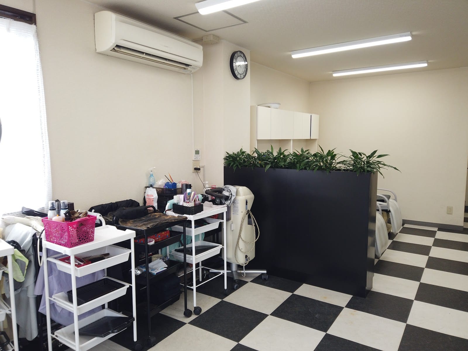 deep hair re-quest(アイ)(神栖)のメンズ眉毛サロン店内写真 1枚目