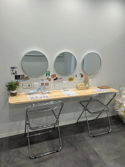 眉毛とまつげパーマの専門店 ロレインブロウ 大和八木店 店内写真 2枚目
