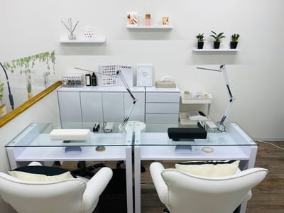 Romine アイラッシュ＆ネイルサロン 店内写真 2枚目