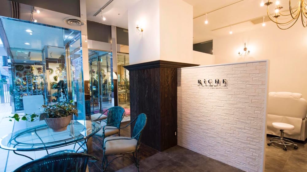 Riche 吉祥寺(吉祥寺)のメンズ眉毛サロン店内写真 1枚目