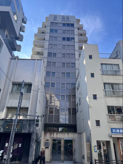 Crescent Eye 吉祥寺パリジェンヌ 店内写真 2枚目
