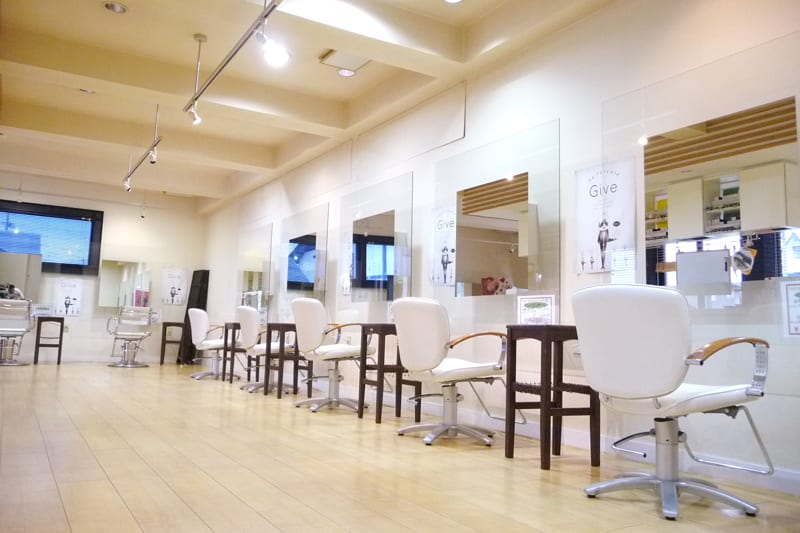 give nail&eyelash(北上)のメンズ眉毛サロン店内写真 1枚目