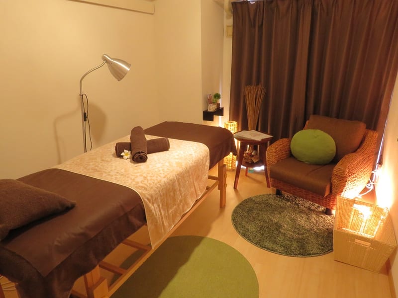 BrazilianWax(北九州)のメンズ眉毛サロン