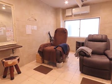 Ai Quickアイクイック北千住店(北千住)のメンズ眉毛サロン店内写真 1枚目