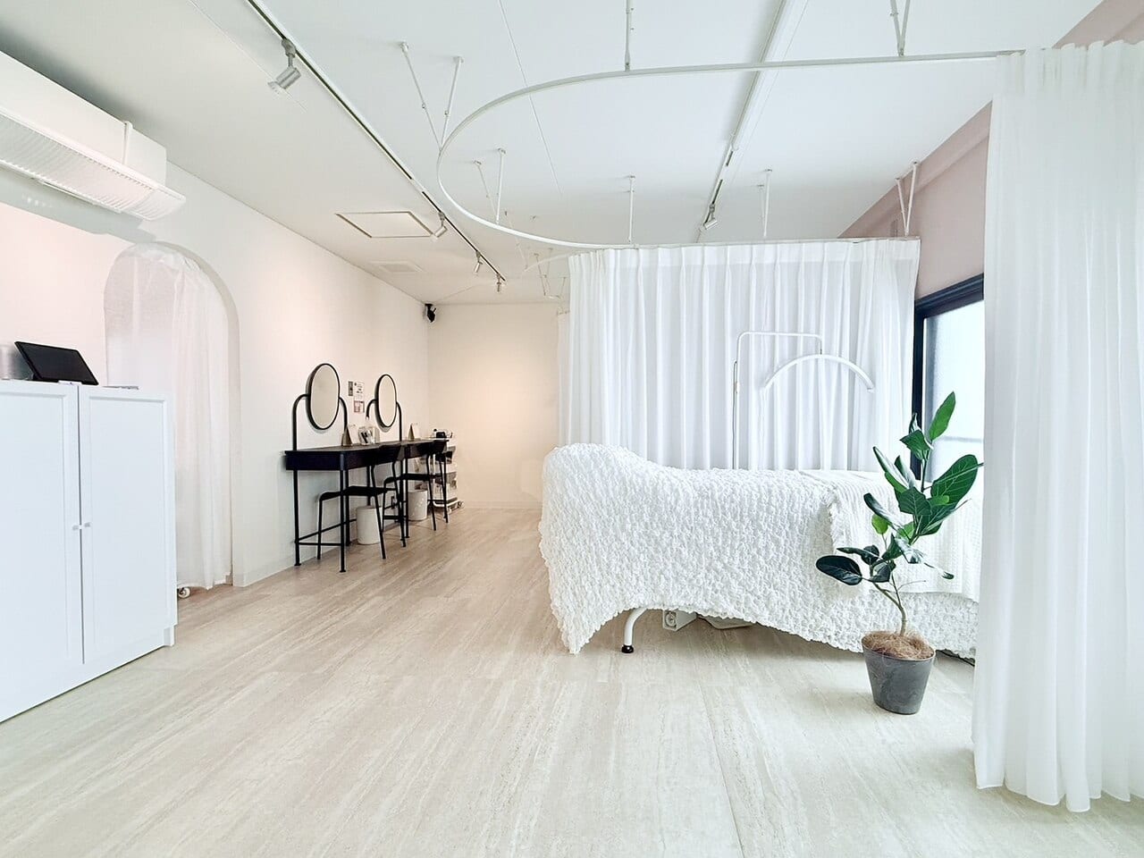 Lill by Flag 上通り店(熊本)のメンズ眉毛サロン店内写真 1枚目