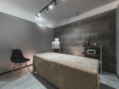 眉毛サロン8BROW桑名店 店内写真 1枚目
