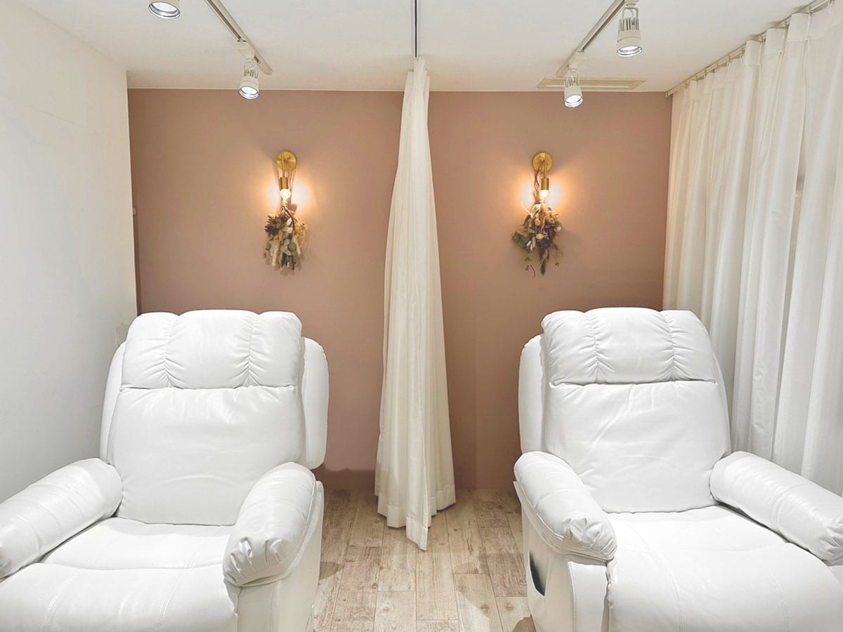 eyelash東久留米店(三鷹)のメンズ眉毛サロン店内写真 1枚目