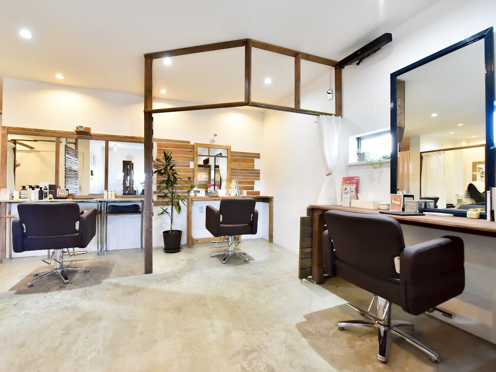 beauty salon Lien（水戸）のメンズ眉毛サロン店内写真 1枚目