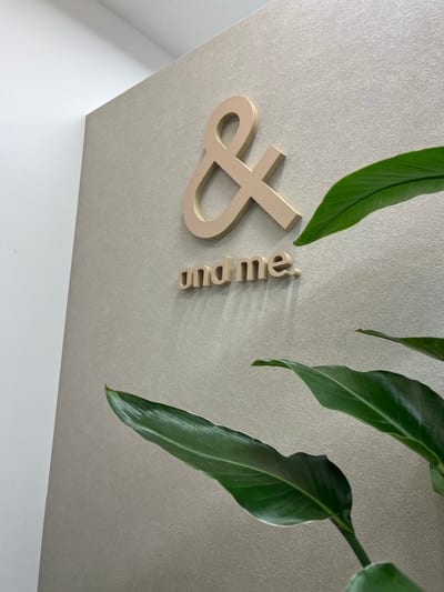 眉毛とまつげパーマ専門店 and me.月島店 店内写真 2枚目