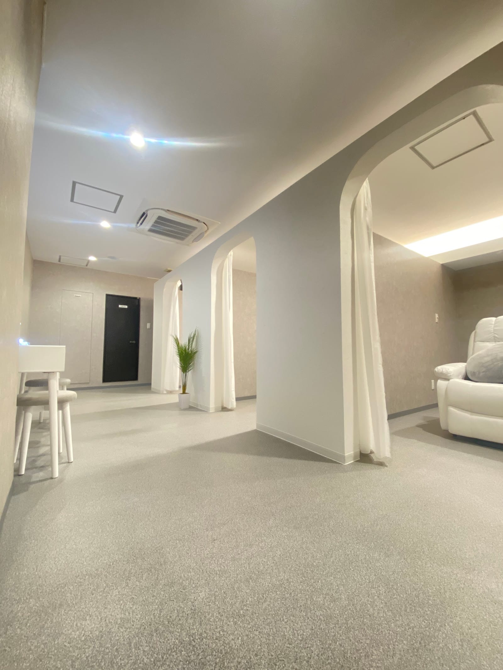 まつ毛・眉毛専門店 Rich eyebrow&eyelash salon MORIOKA(盛岡)のメンズ眉毛サロン店内写真 1枚目