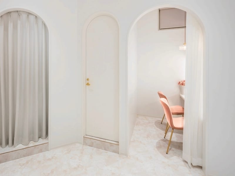 eclala eyelash salon 名駅店（名古屋）のメンズ眉毛サロン