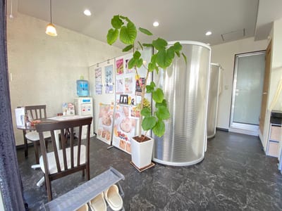 JULES まつげパーマ マツエク 眉毛 毛穴洗浄 ハーブピーリング 店内写真 1枚目