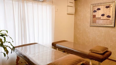 メンズ脱毛＆アイブロウ専門店D＋CROSS 店内写真 2枚目