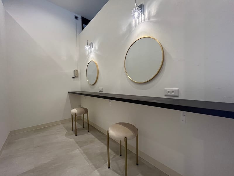 完全個室eyelash salon Rey沖縄那覇店 まつげパーマパリジェンヌ（那覇）のメンズ眉毛サロン