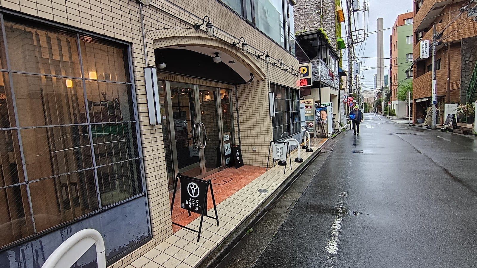 0円眉毛ラボ by HBL - LIMITED POPUP(中目黒)のメンズ眉毛サロン店内写真 1枚目