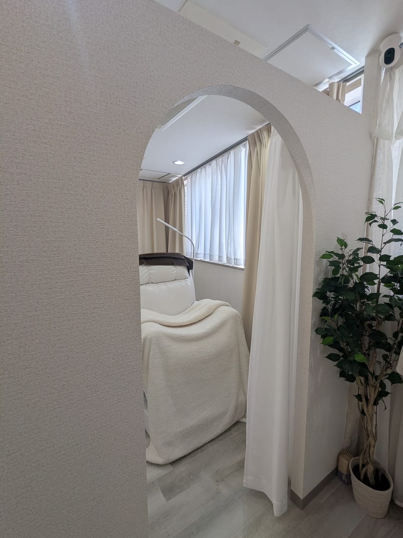 眉毛とまつ毛パーマの専門店viviell 上本町店（難波）のメンズ眉毛サロン