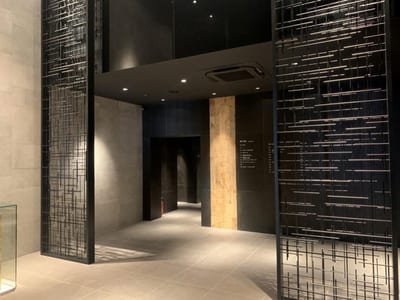 Roist大阪難波店アイブロウ 店内写真 2枚目