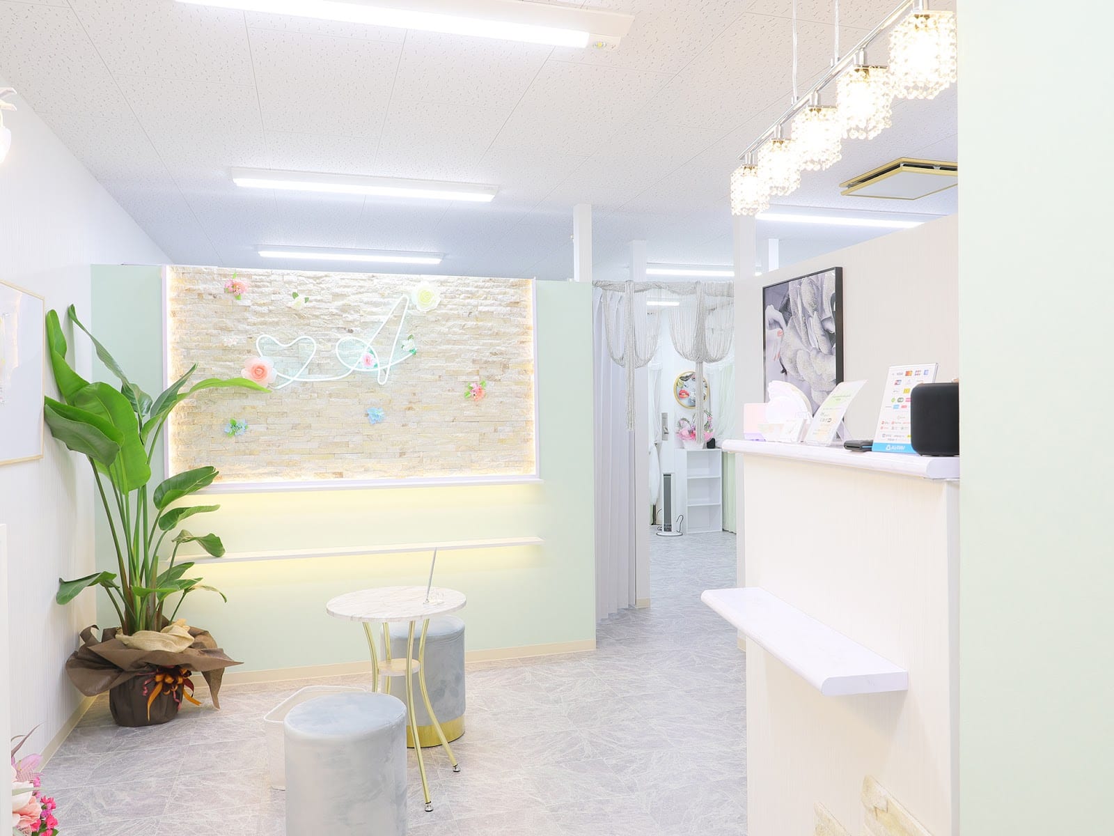 Eyelash salon mahalo(大網白里)のメンズ眉毛サロン店内写真 1枚目