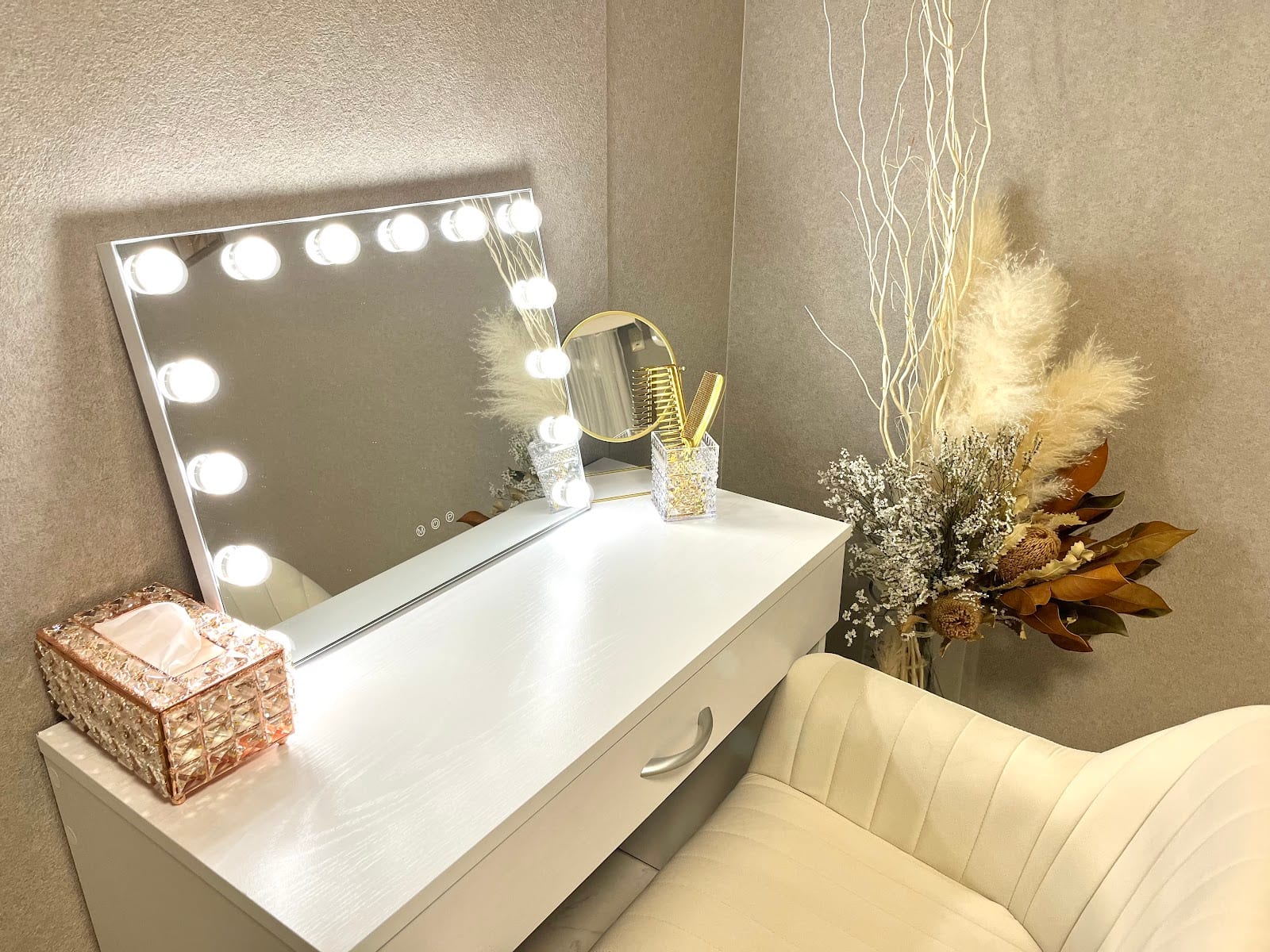 eyebrowsalon ALMU.まつげパーマ(大通)のメンズ眉毛サロン店内写真 1枚目