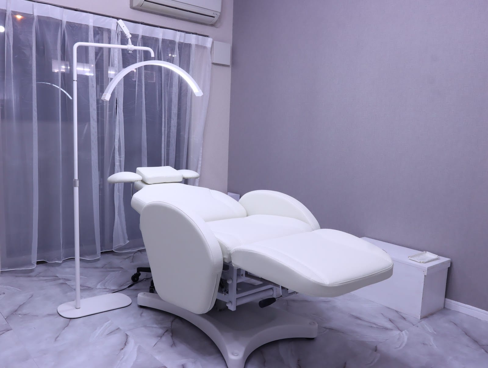 Meye eyelash(大分)のメンズ眉毛サロン店内写真 1枚目