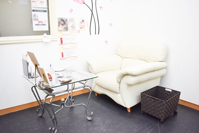 Naturalcare Salon De しるく(岡山)のメンズ眉毛サロン店内写真 1枚目
