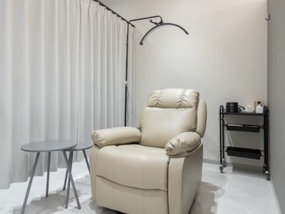 SAISIR MEN'S EYE MAISON 問屋町メンズアイブロウ 店内写真 1枚目